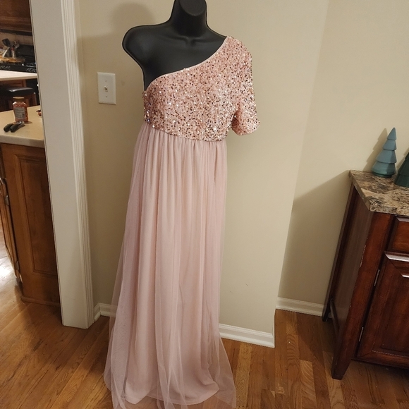 X3 - Beautiful Maternity Formal Small - Picture 2 of 5